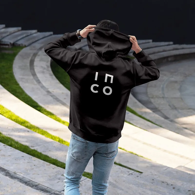 Czarna bluza z kapturem i logo INCO na plecach